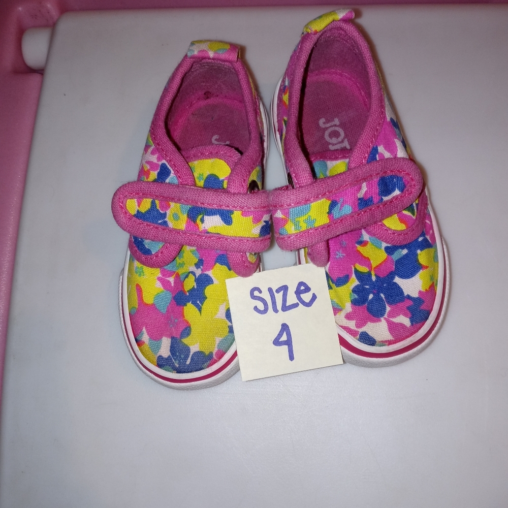 Shoes - Picture 9 of 12